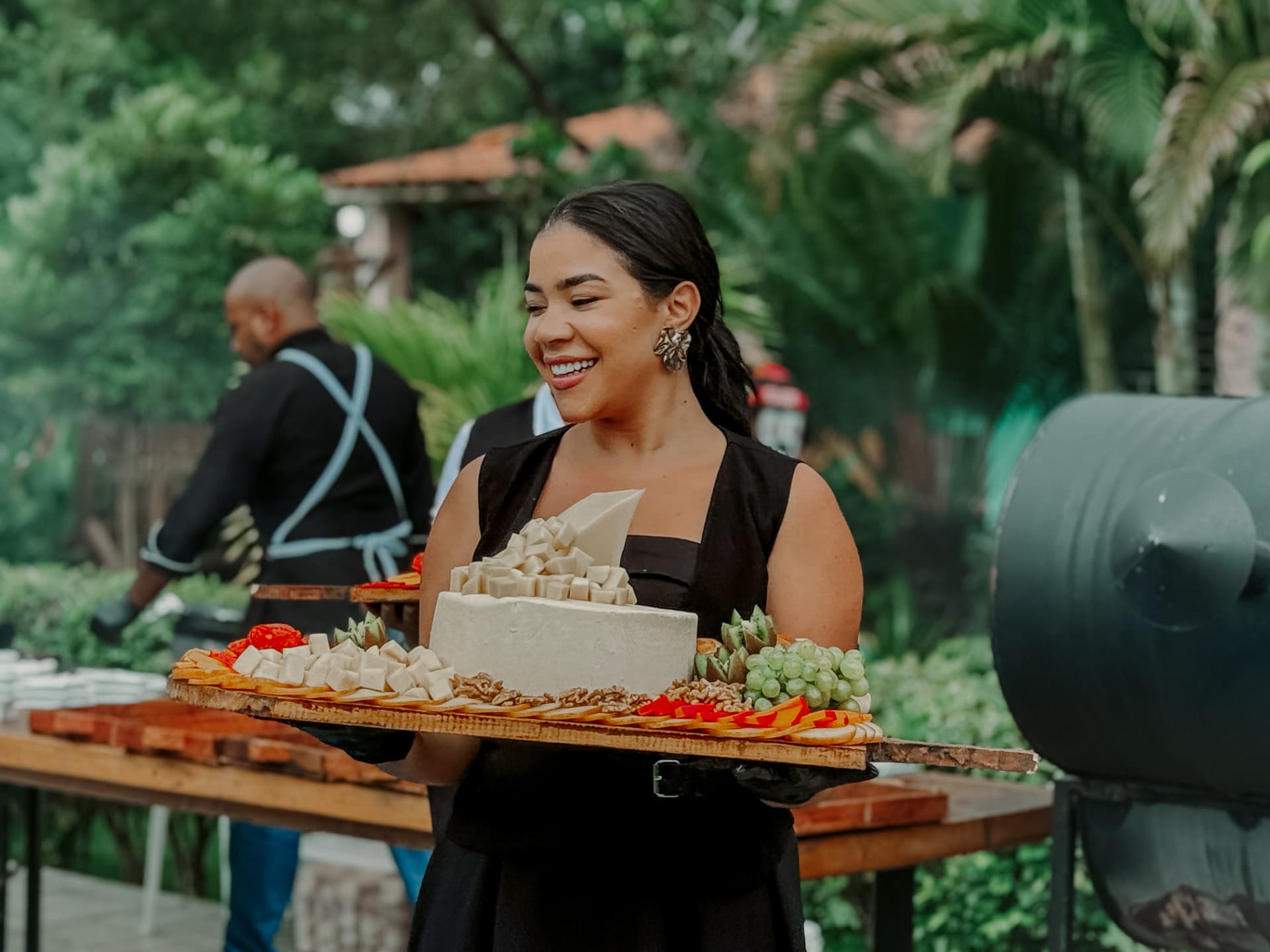 Tábua de queijos e uvas preparada pelo buffet